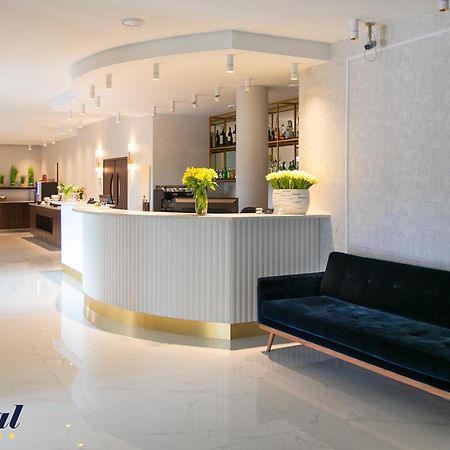 Hotel Mistral Marki  Bagian luar foto
