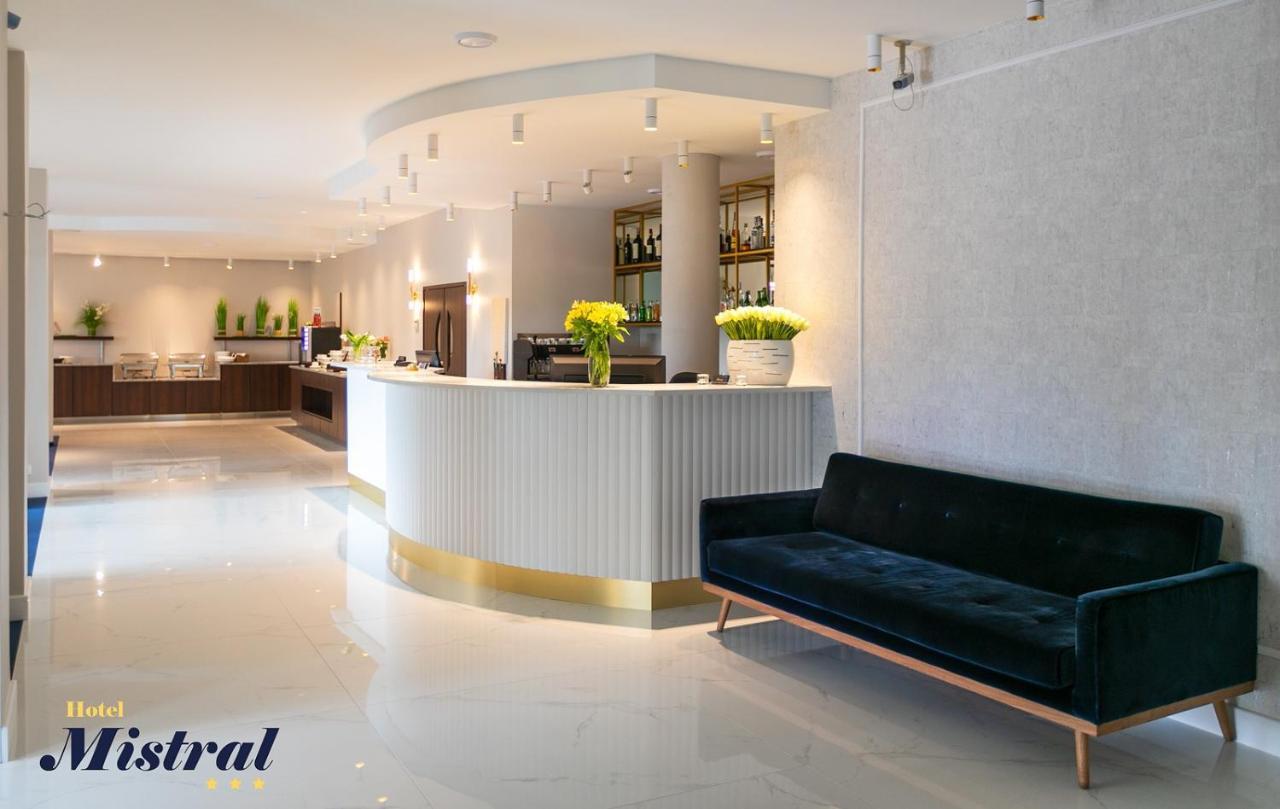 Hotel Mistral Marki  Bagian luar foto