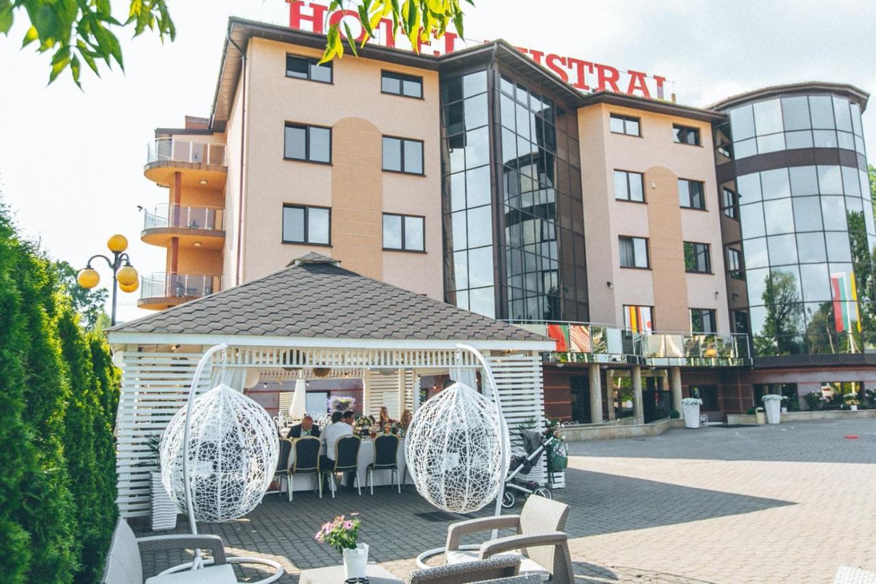 Hotel Mistral Marki  Bagian luar foto