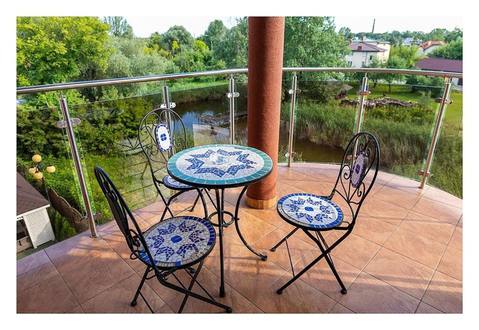 Hotel Mistral Marki  Bagian luar foto